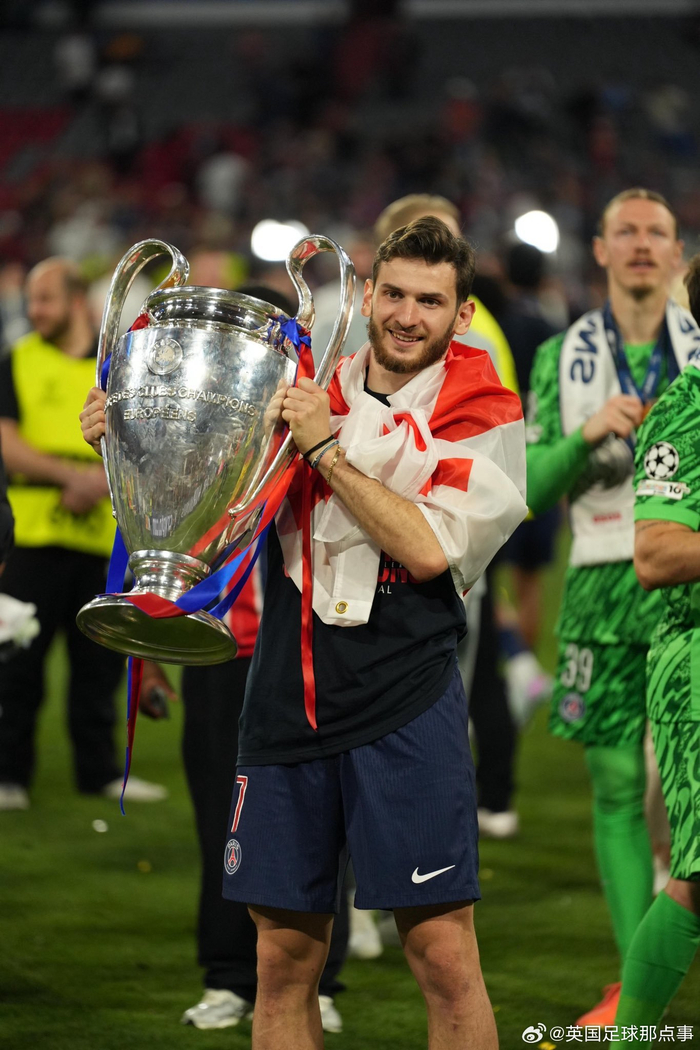 乐鱼体育平台今夜突围战来临；那不勒斯围绕法国杯遗憾出局；赛场秩序良好；年轻球员得到机会的简单介绍