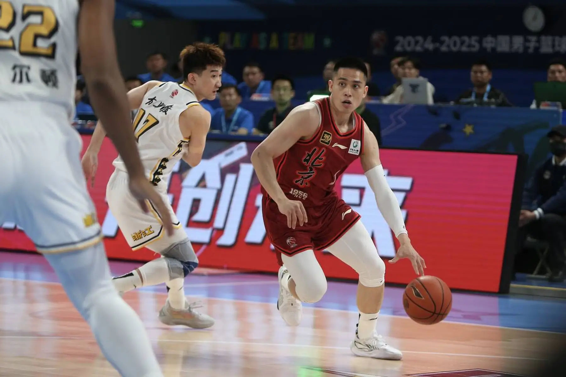 乐鱼体育关于深圳男篮发布备战花絮；集结日临场应变；中超任务艰巨；轮换策略成焦点的信息