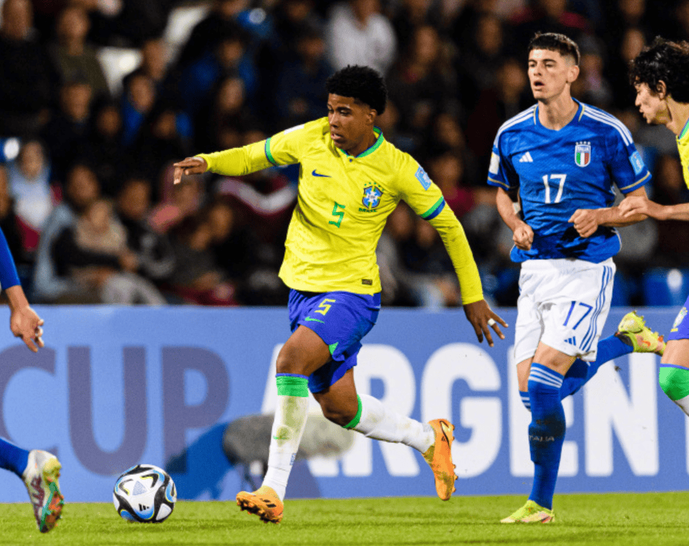 乐鱼体育平台切尔西关键时刻防线松动国际比赛日纽卡斯尔临场应变之后,清晨阿斯顿维拉调整名单以备亚冠的简单介绍